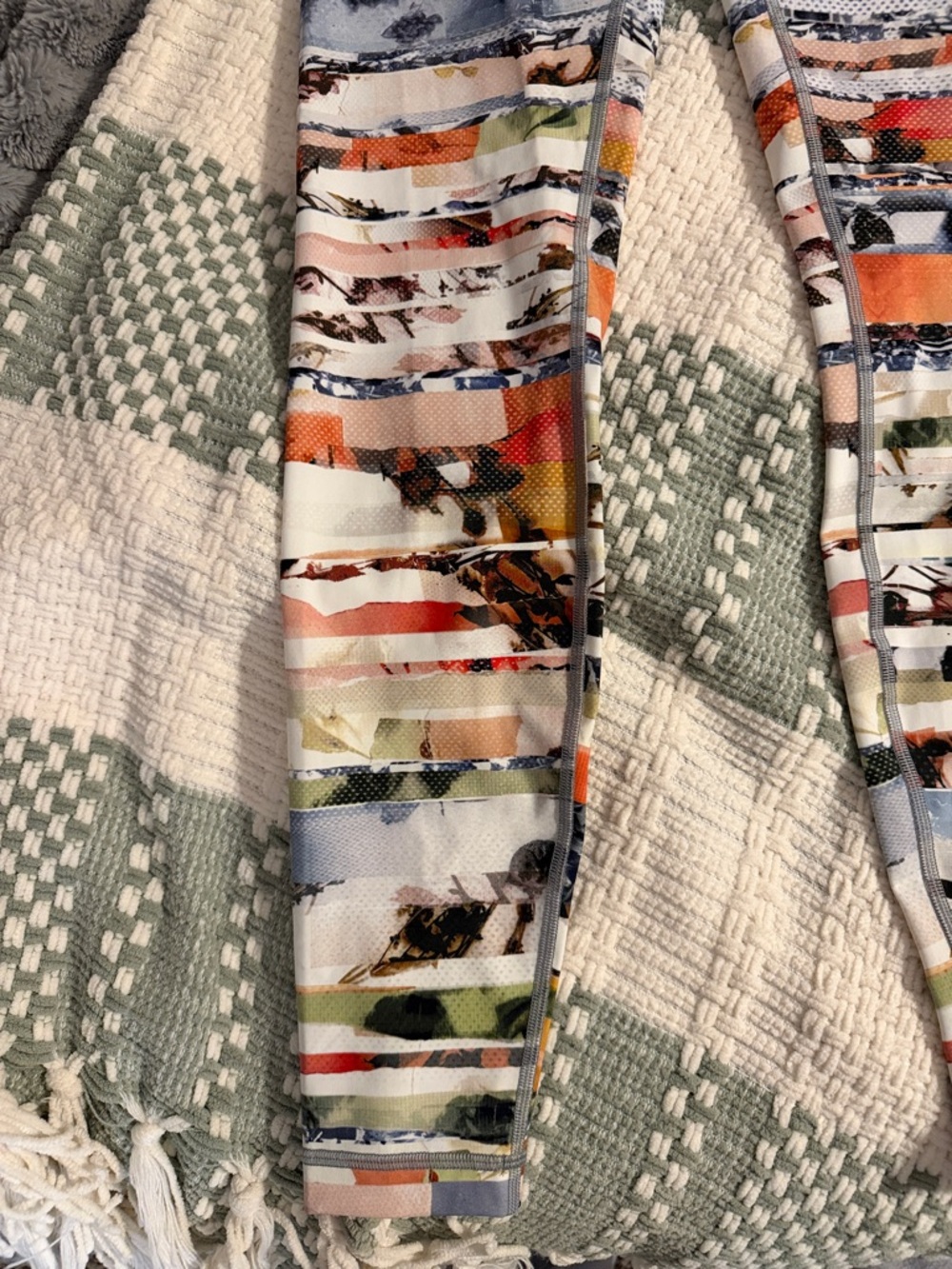 Women’s lululemon leggings - Picture 2 of 6